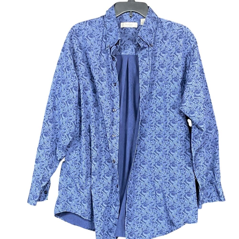 Turnbury Men's front button shirt with button down collar. L size 33 sleeves